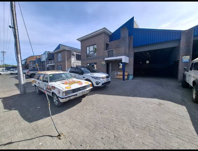 401M² WAREHOUSE TO LET IN STIKLAND INDUSTRIAL